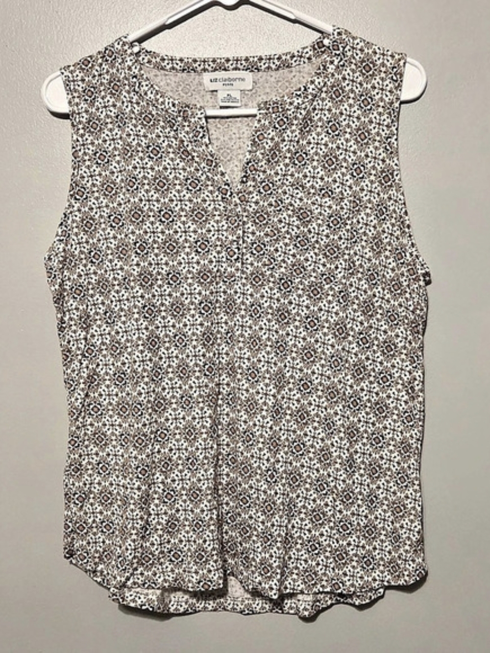 Liz Claiborne Geometric Sleeveless Blouse in Brown & White Size P (L)